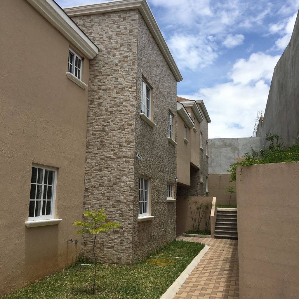 #127 - Casa para Venta en Mixco - Guatemala