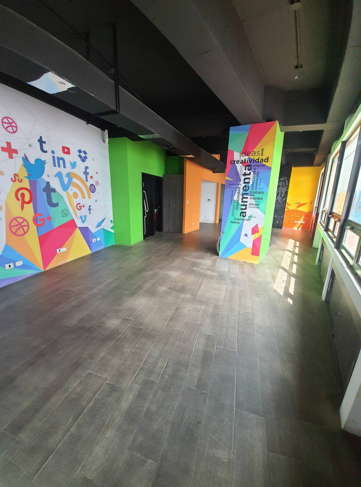 #380 - Oficina para Venta en Ciudad de Guatemala - Guatemala