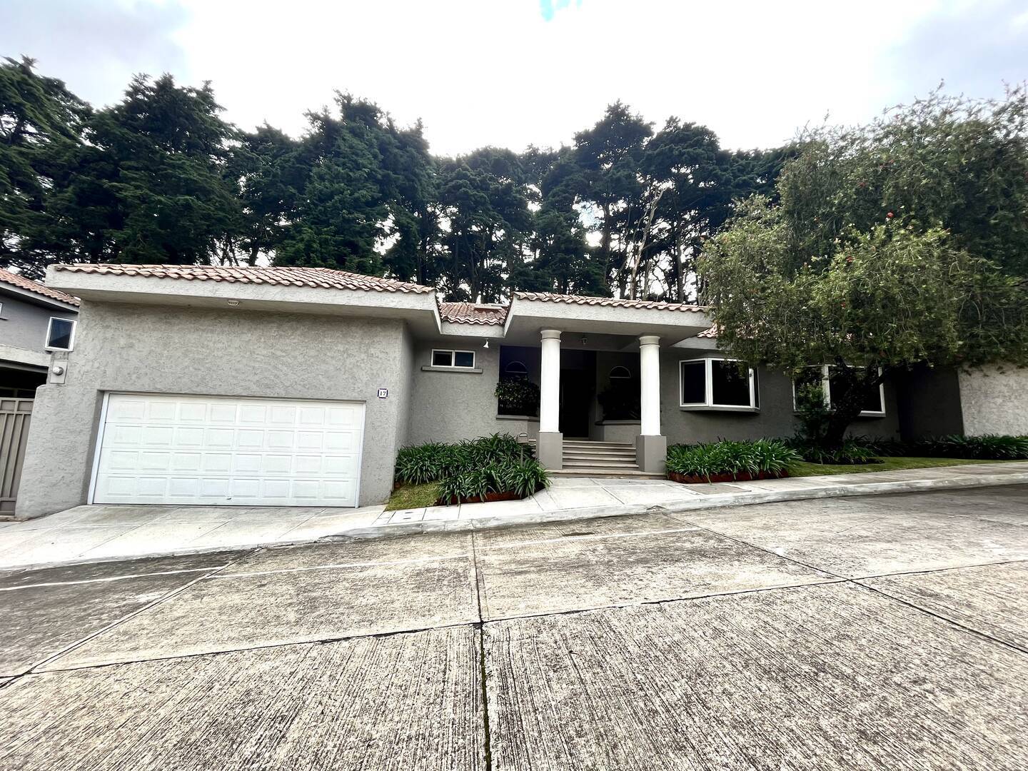 #558 - Casa para Alquiler en Ciudad de Guatemala - Guatemala