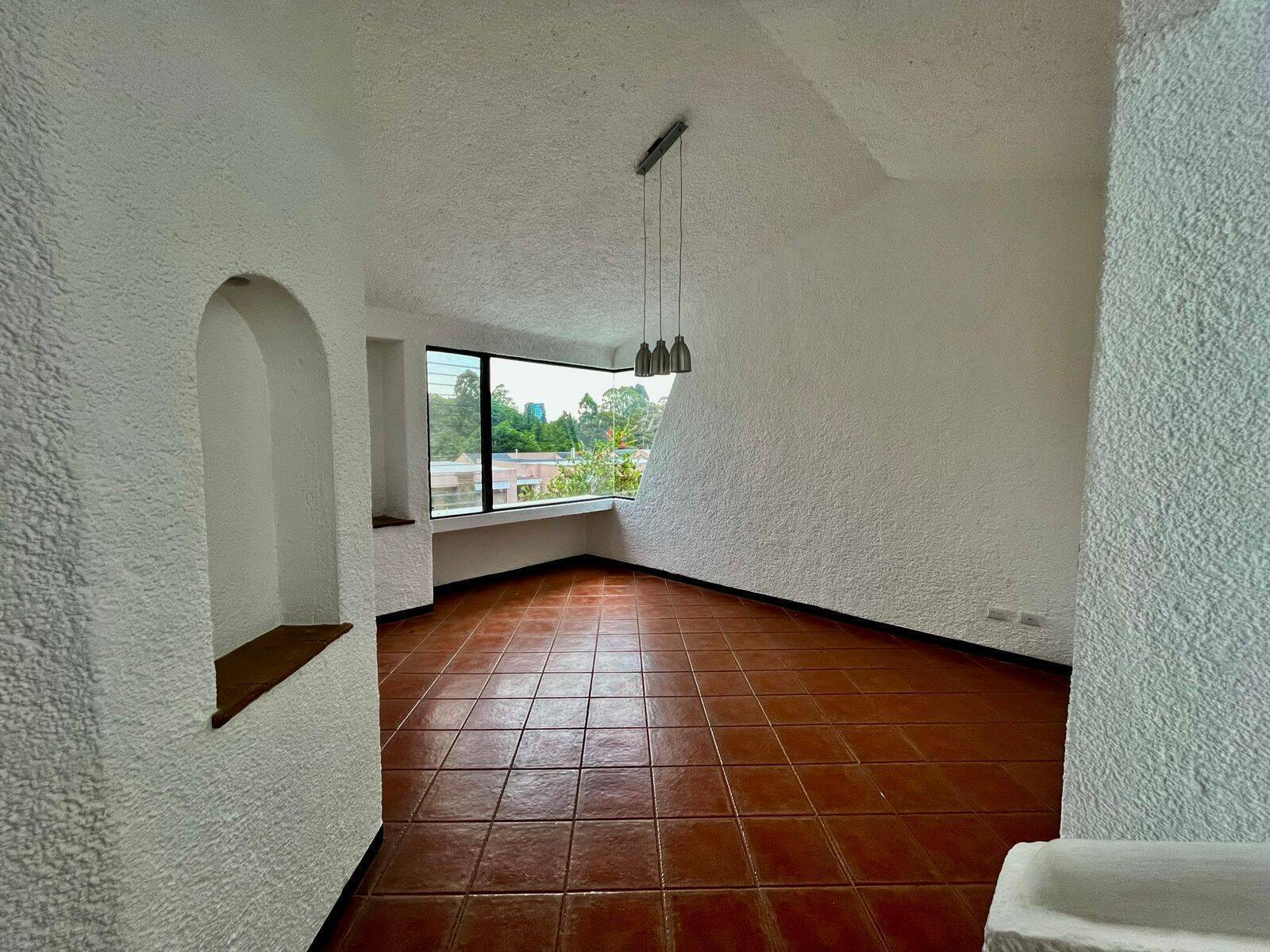 #582 - Casa para Alquiler en Ciudad de Guatemala - Guatemala