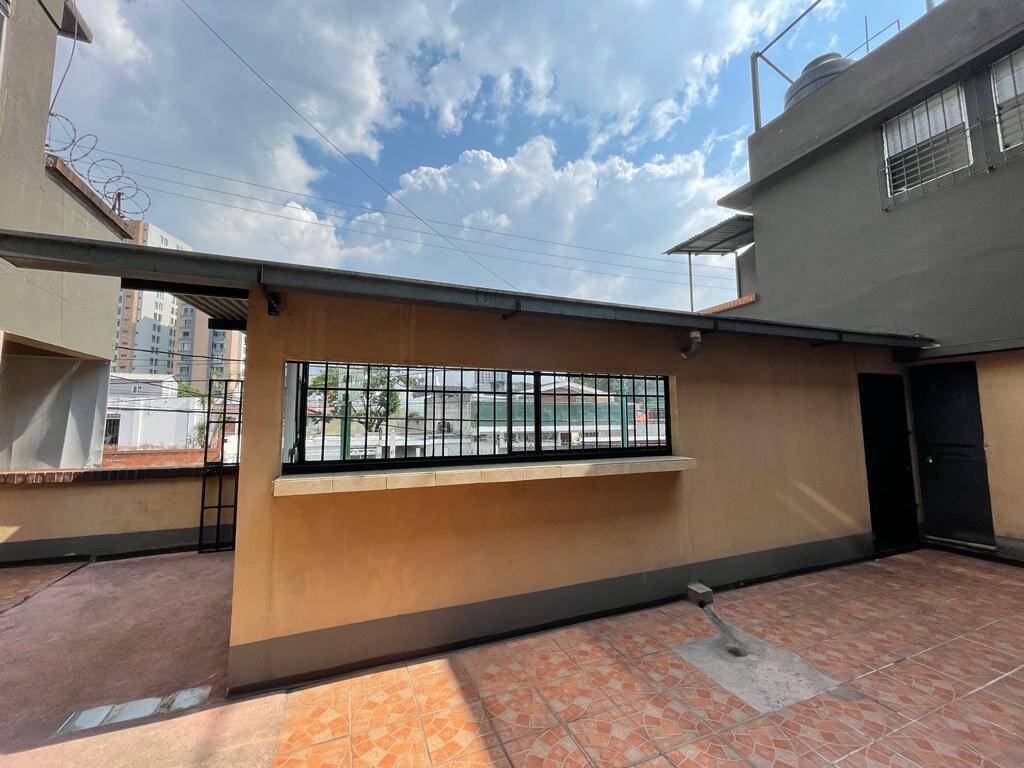 #610 - Piso Comercial para Alquiler en Ciudad de Guatemala - Guatemala