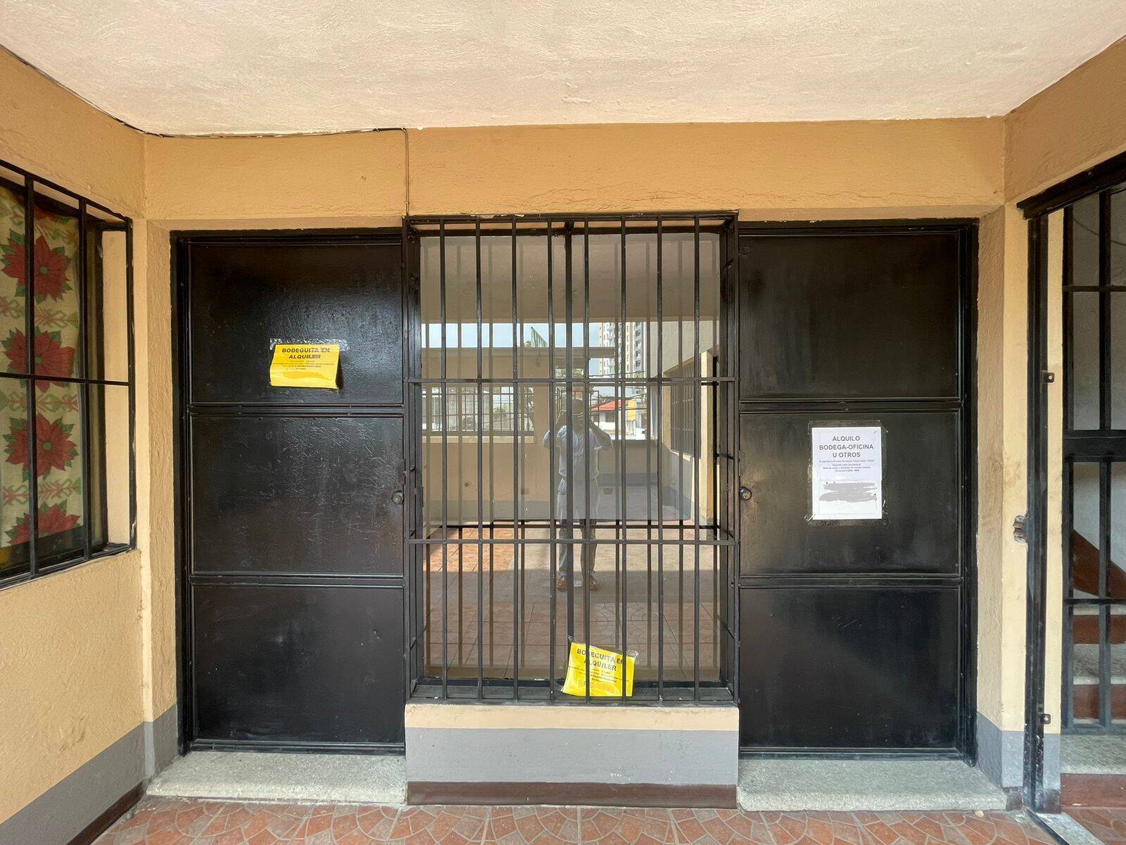 #611 - Piso Comercial para Alquiler en Ciudad de Guatemala - Guatemala