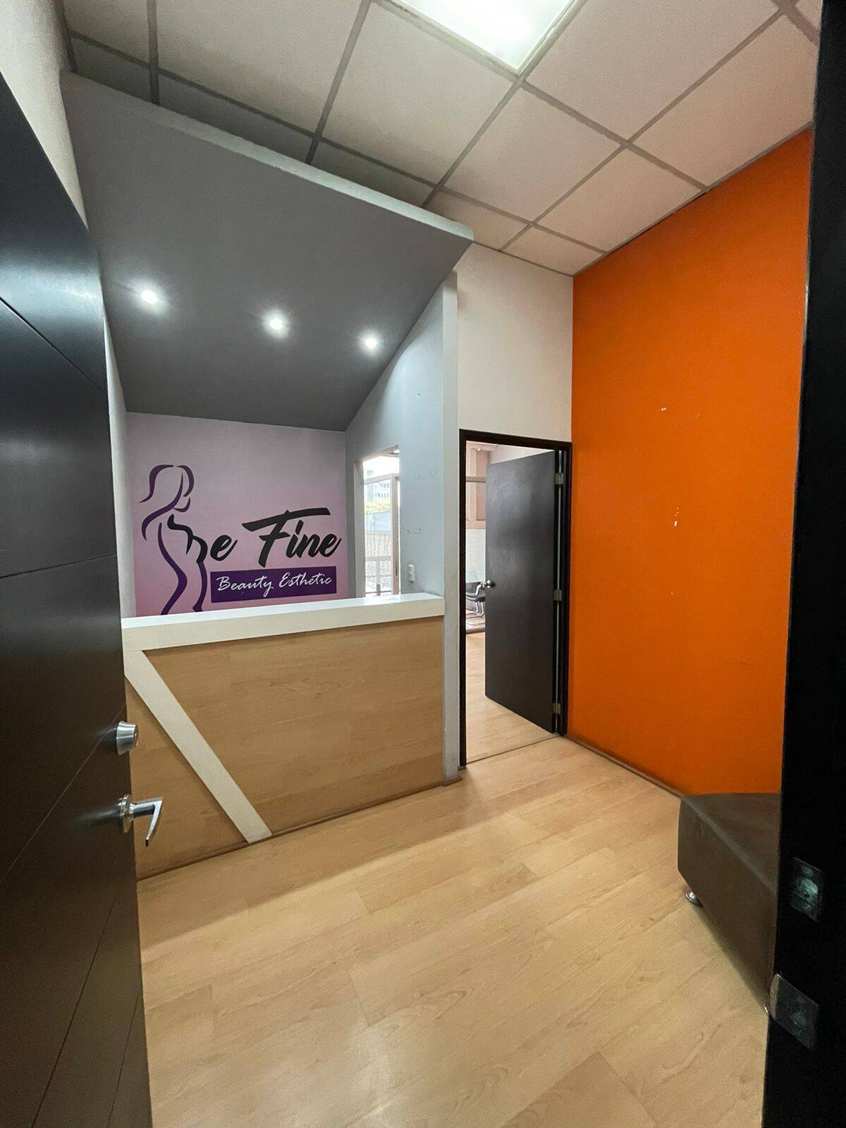 Recepción y Sala Espera