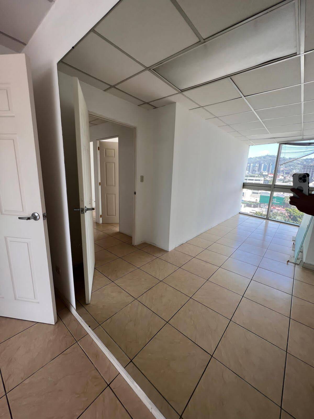 #697 - Oficina para Alquiler en Ciudad de Guatemala - Guatemala