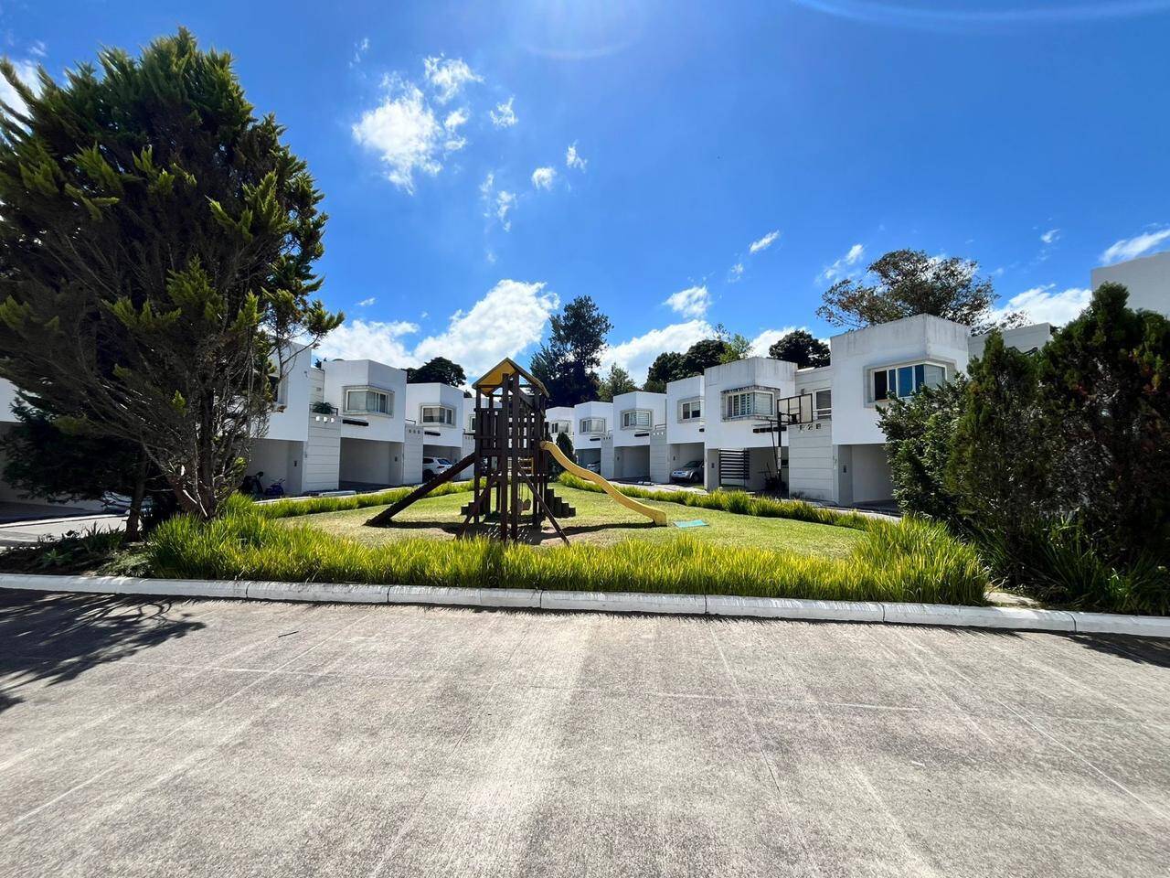 #736 - Casa para Venta en Ciudad de Guatemala - Guatemala