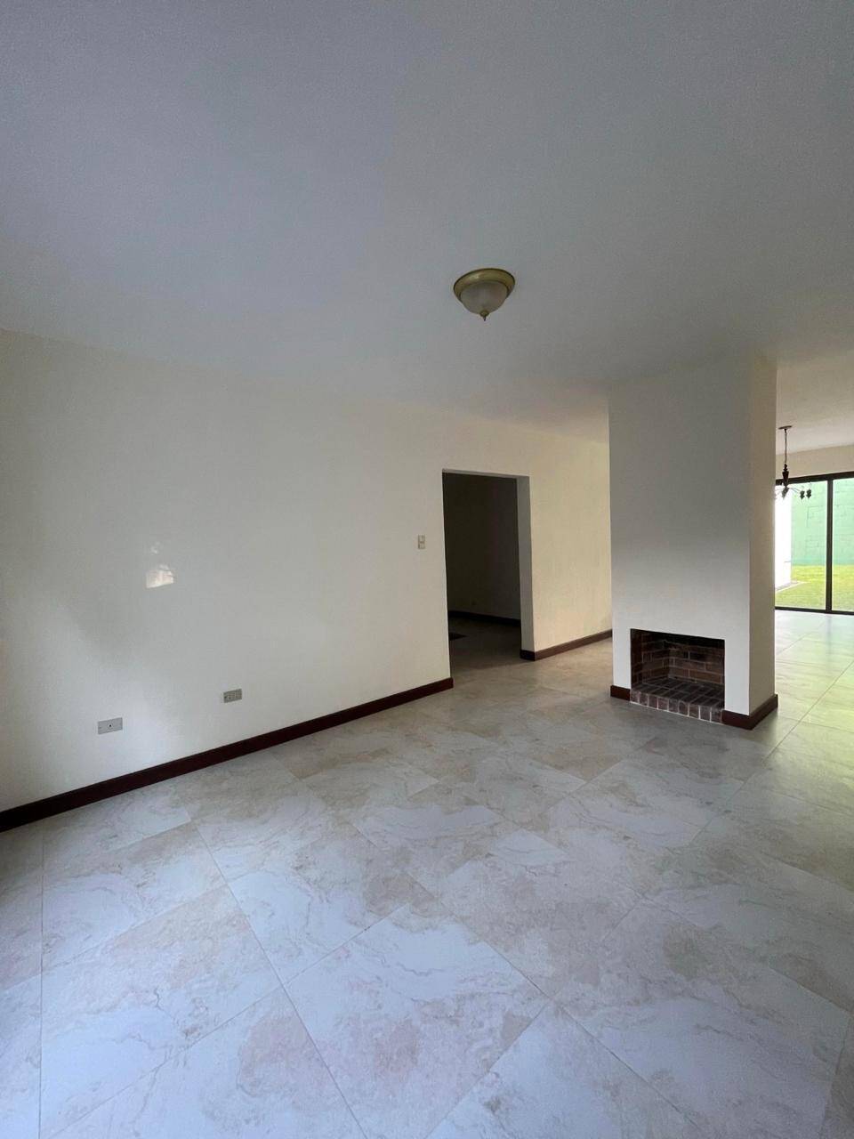 #910 - Casa en condominio para Alquiler en Ciudad de Guatemala - Guatemala