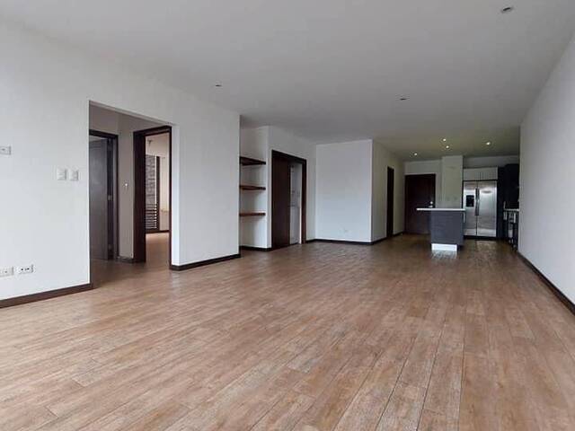 Apartamento para Venta en Ciudad de Guatemala - 2