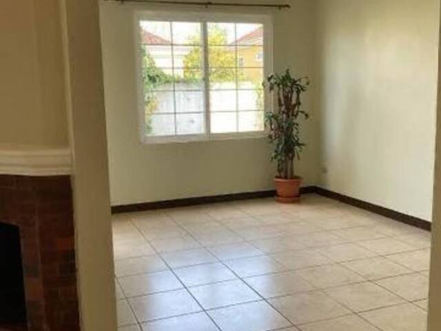 #918 - Casa para Venta en Ciudad de Guatemala - Guatemala - 3