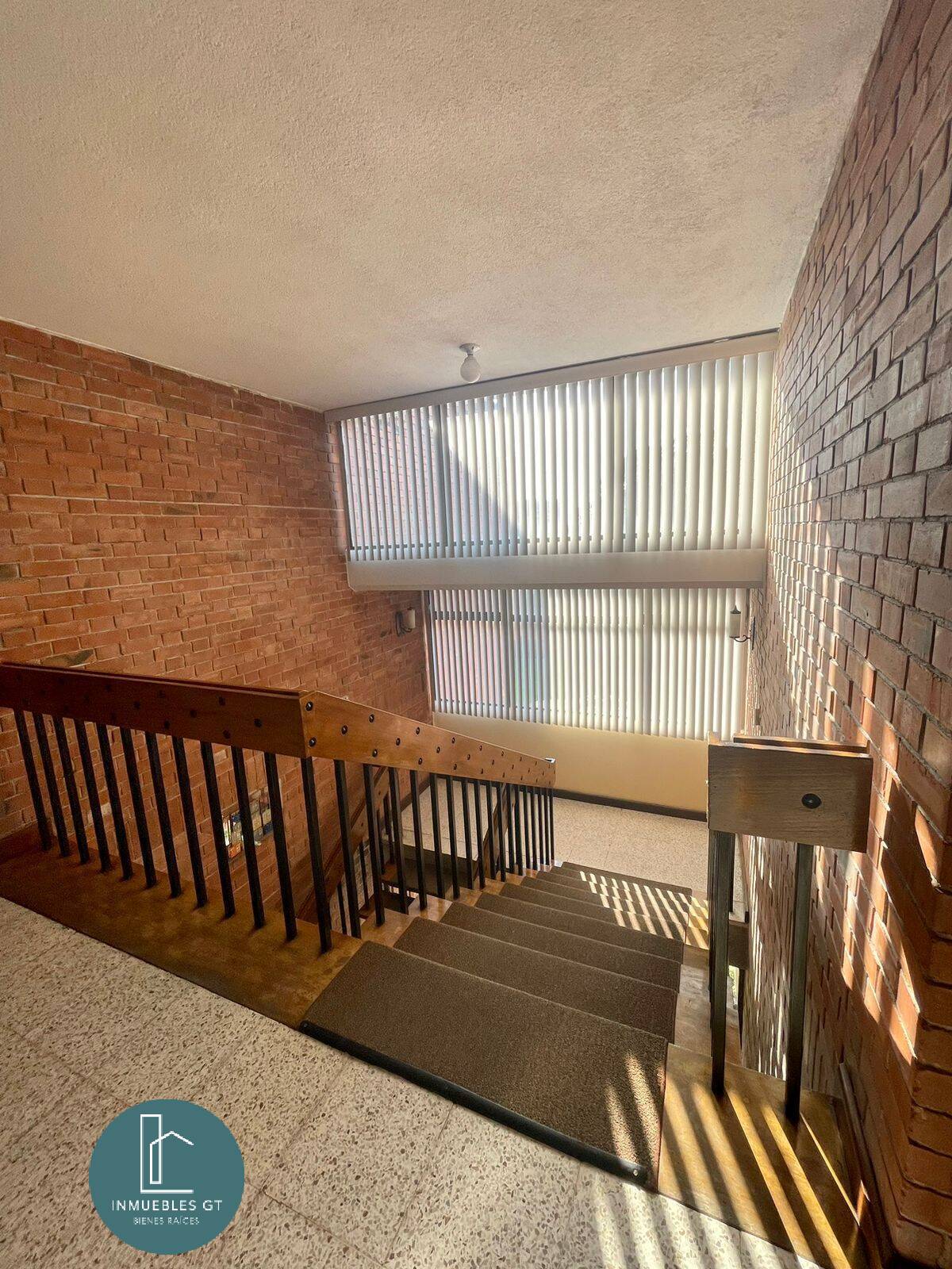 CASA EN RENTA, en ZONA 15 VH1 - Image 2