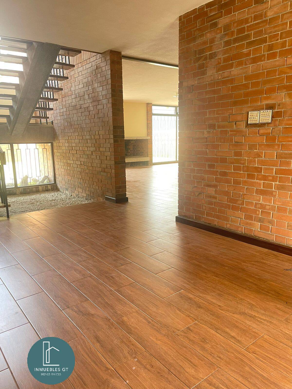 CASA EN RENTA, en ZONA 15 VH1 - Image 4