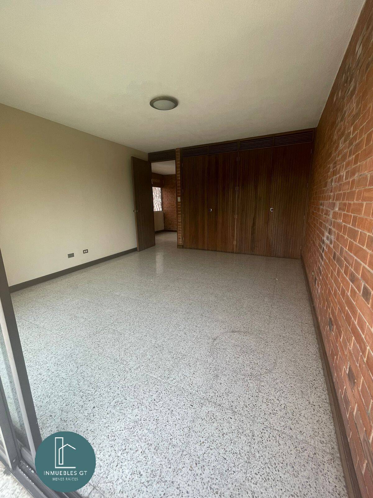 CASA EN RENTA, en ZONA 15 VH1 - Miniatura 15