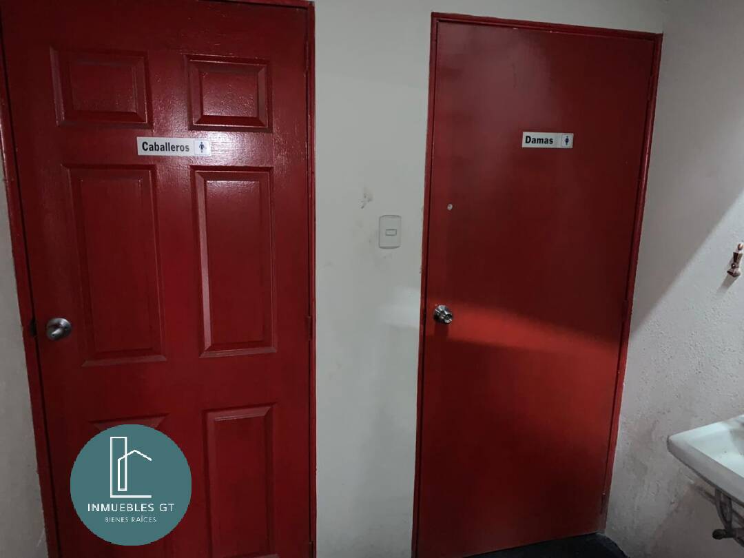 Alquilo bodega en zona 10 de 1500 m2 de 2 niveles - Miniatura 8