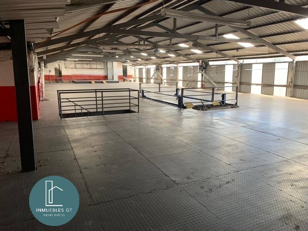 Alquilo bodega en zona 10 de 1500 m2 de 2 niveles - Image 1