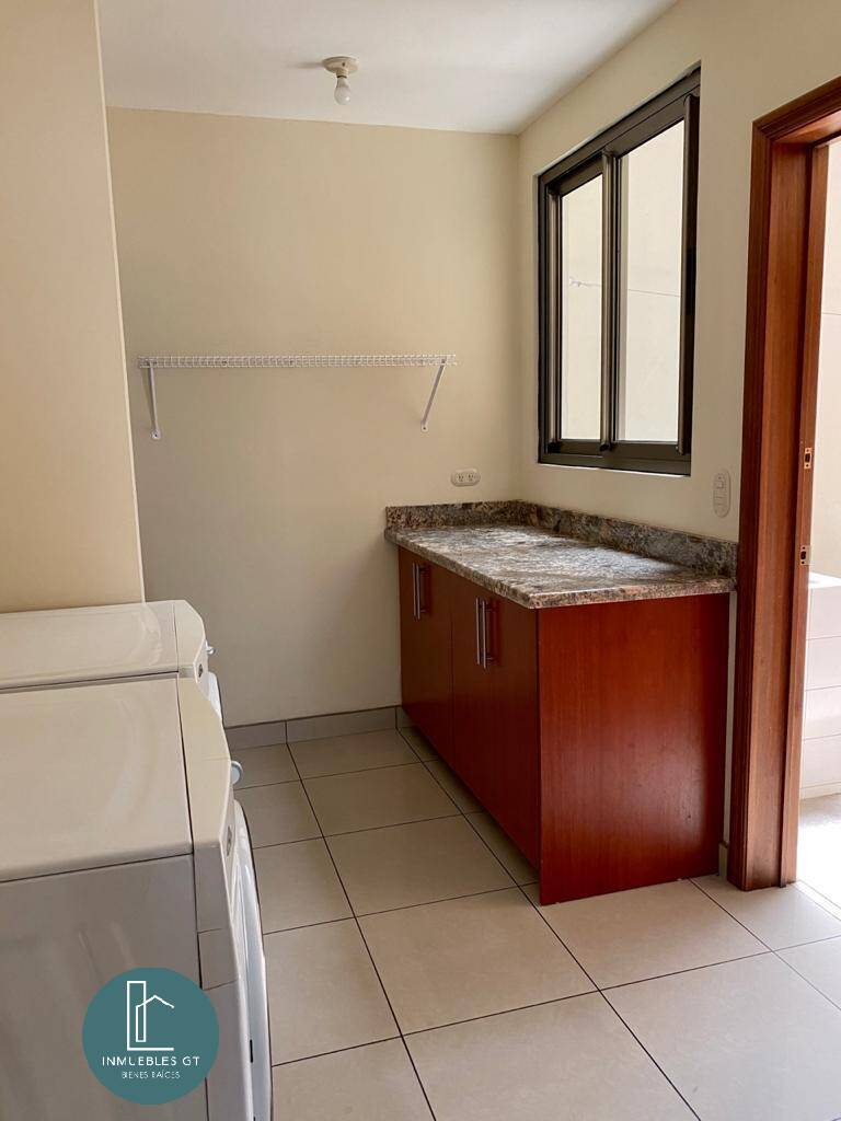 OPORTUNIDAD Venta de casa en zona 15 rodeada de bosque y aire puro