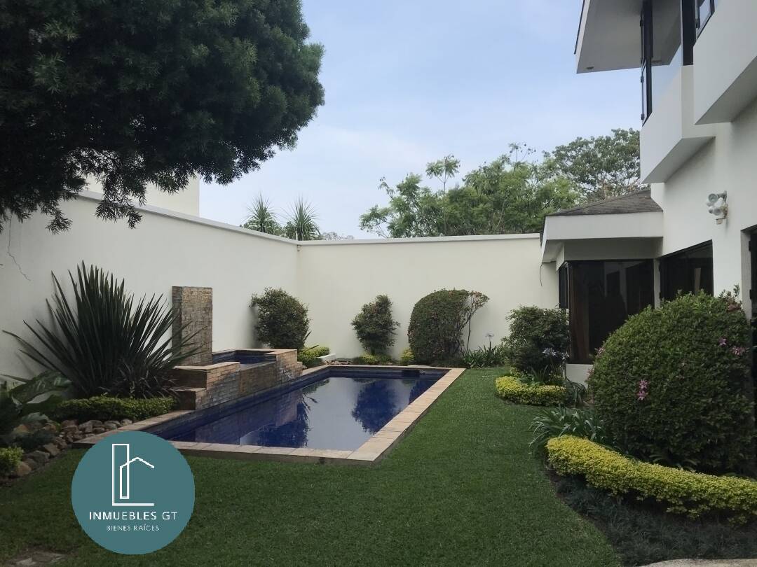 Alquilo grande y exclusiva casa en Jacarandas de Cayalá zona 16 - Image 1