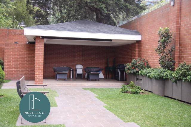 Apartamento en Venta con Excelente ubicación en zona 10. - Image 1