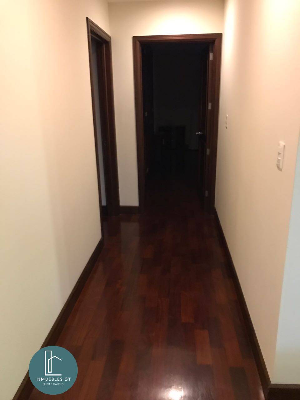 Apartamento en Venta con Excelente ubicación en zona 10. - Miniatura 15