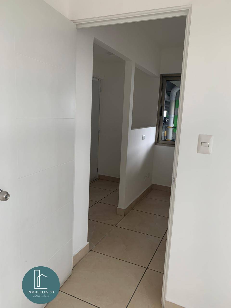 Vendo Ofibodega en Condado Naranjo 130 m2 sector mucho auge - Miniatura 12