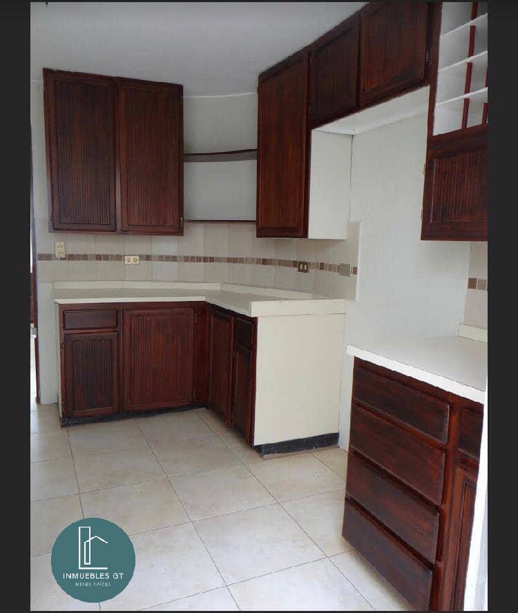 Alquilo casa dentro de condominio en zona 10 - Image 5