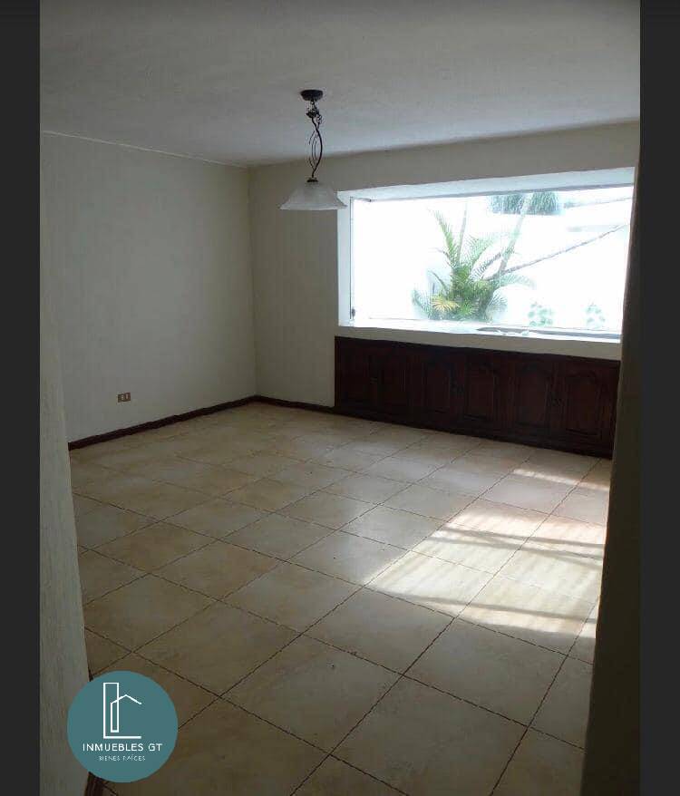 Alquilo casa dentro de condominio en zona 10 - Image 4