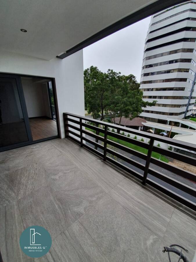 Vendo Apartamento en Edificio Ikonia zona 14 - Miniatura 8