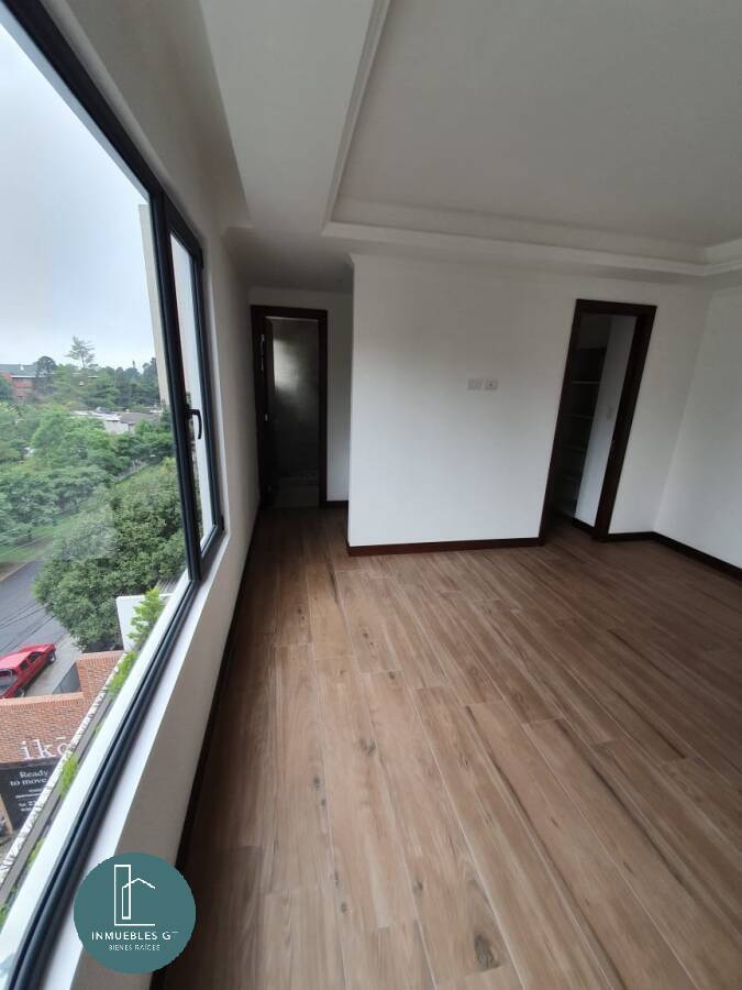 Vendo Apartamento en Edificio Ikonia zona 14 - Miniatura 9