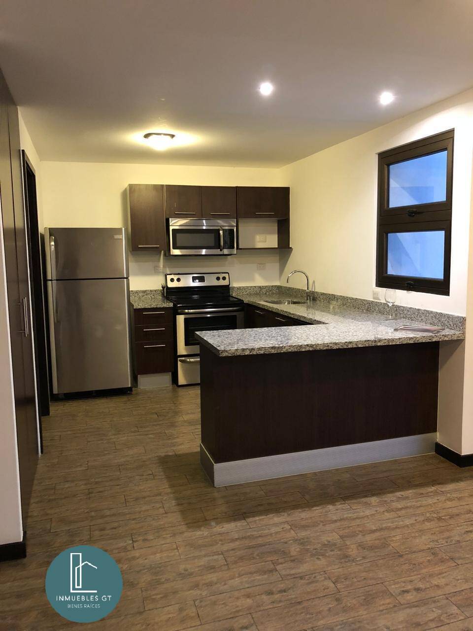 Apartamento en RENTA en zona 15 $950 - Image 1