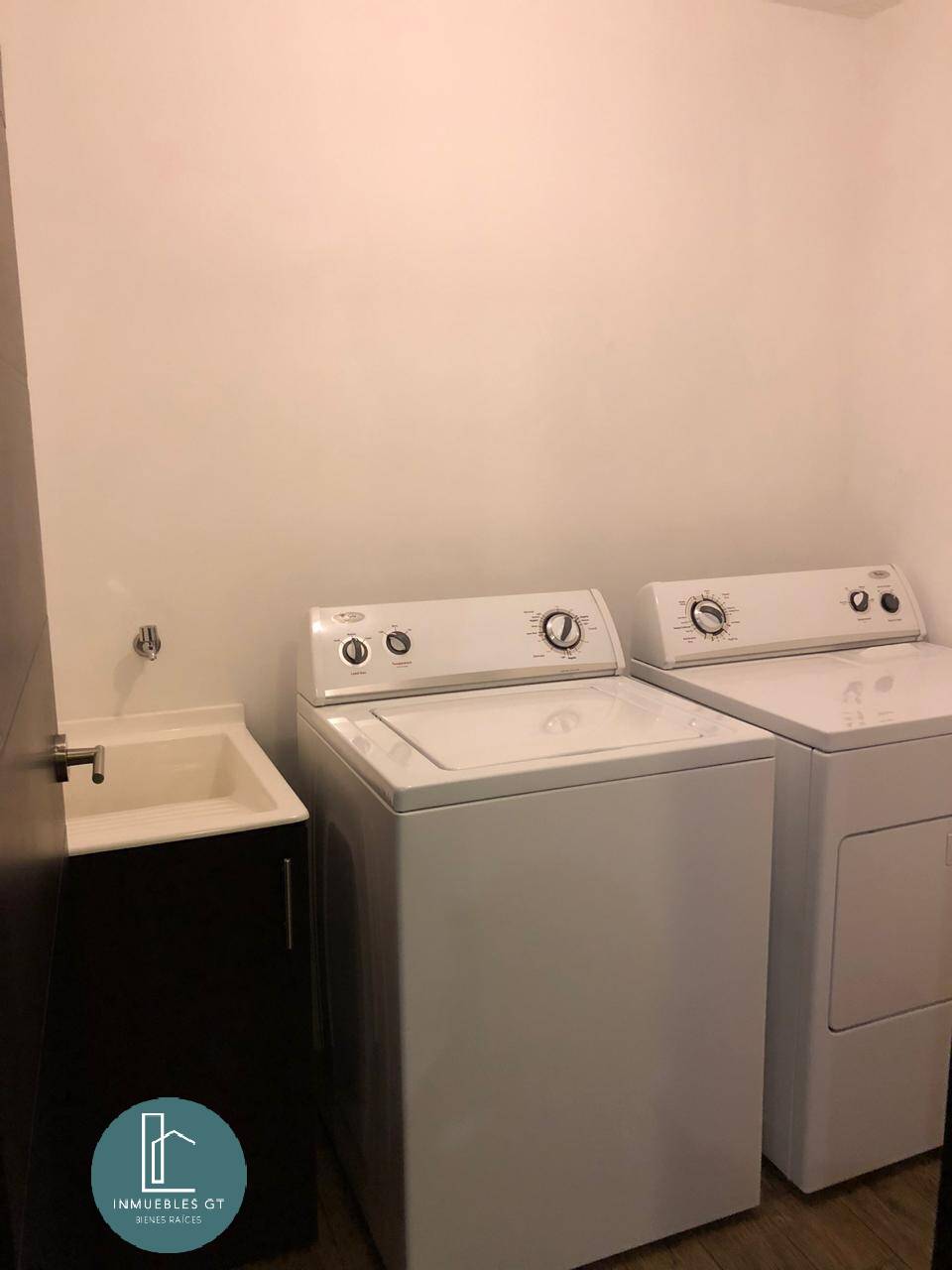 Apartamento en RENTA en zona 15 $950 - Miniatura 14