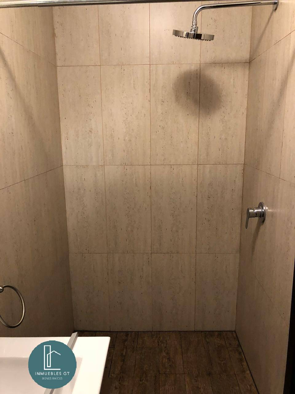 Apartamento en RENTA en zona 15 $950 - Miniatura 11