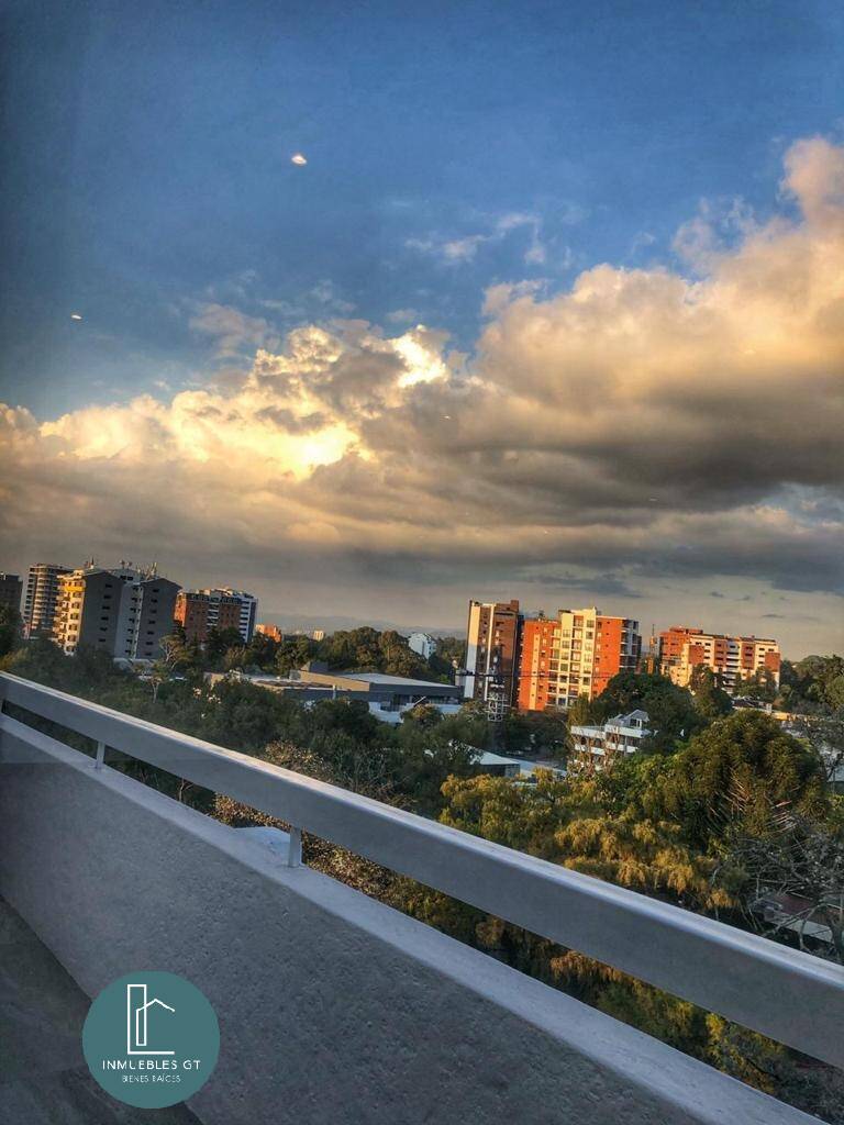 VENDO Apartamento recién remodelado en Vista Hermosa 2 Zona 15 - Image 2