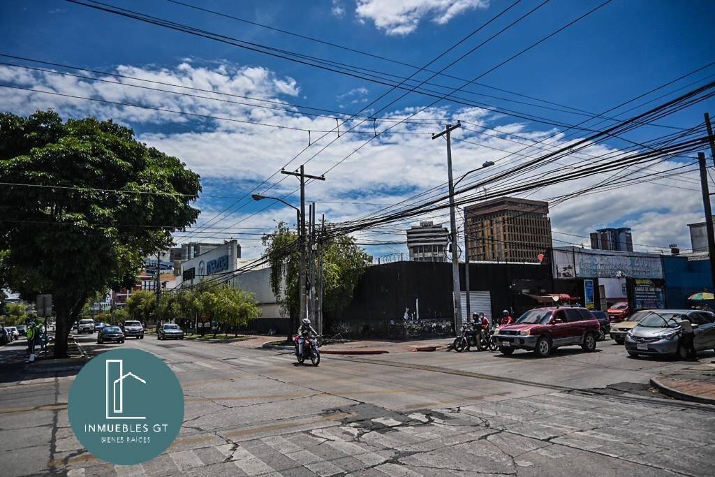 RENTO Local comercial en Zona 9 - Image 3