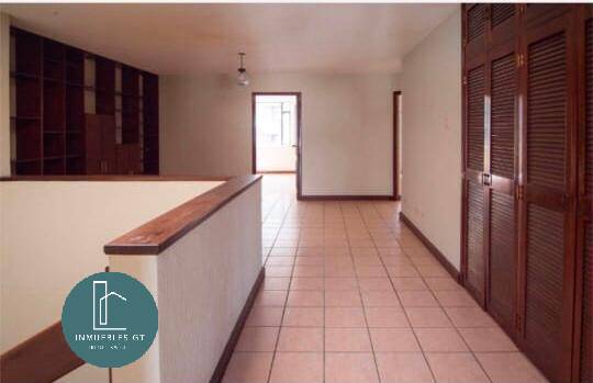 VENDO Amplia Casa en zona 7 La Floresta - Miniatura 9