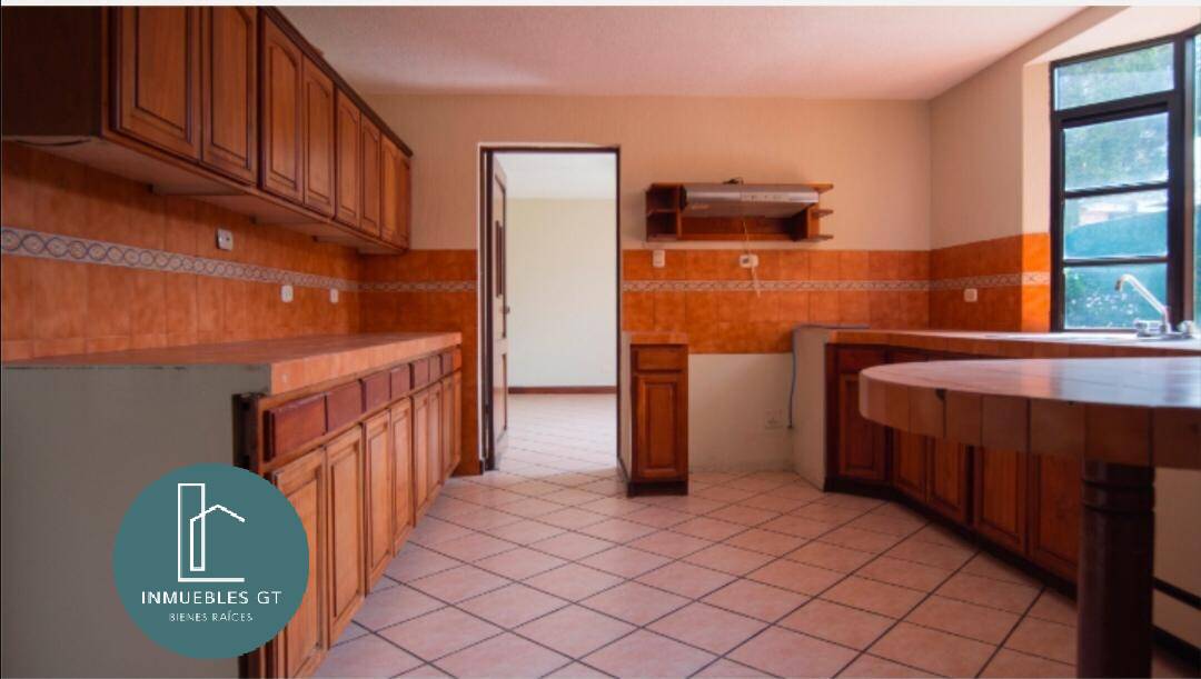 VENDO Amplia Casa en zona 7 La Floresta - Miniatura 8