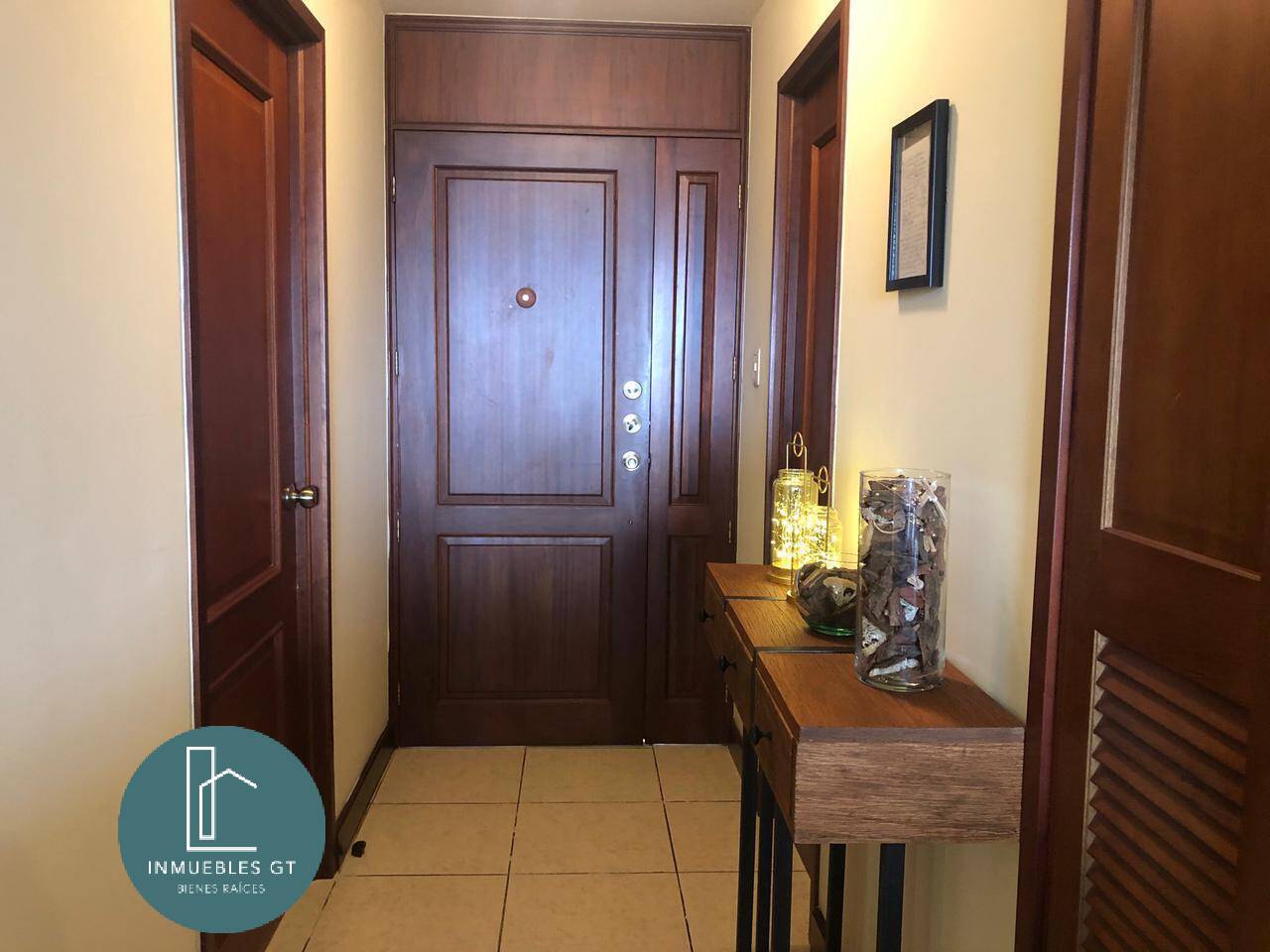 Apartamento en RENTA en Jardines del Acueducto Zona 10 - Image 5