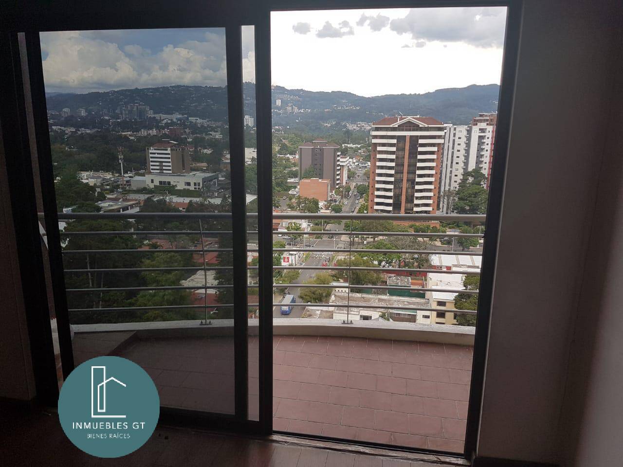 Apartamento en VENTA en zona 14 - Image 4