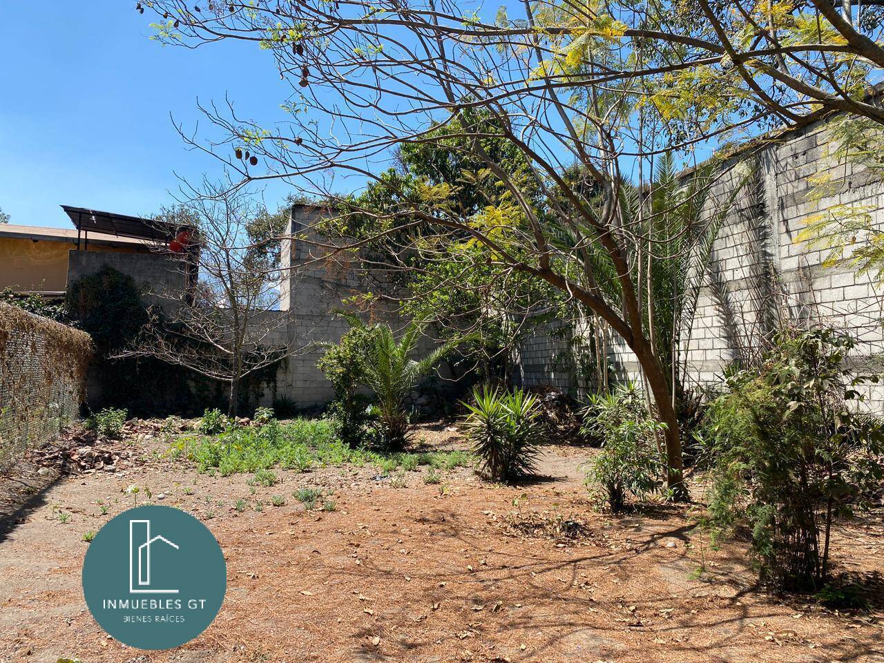 Terreno en VENTA en Casco Antigua Guatemala - Image 1