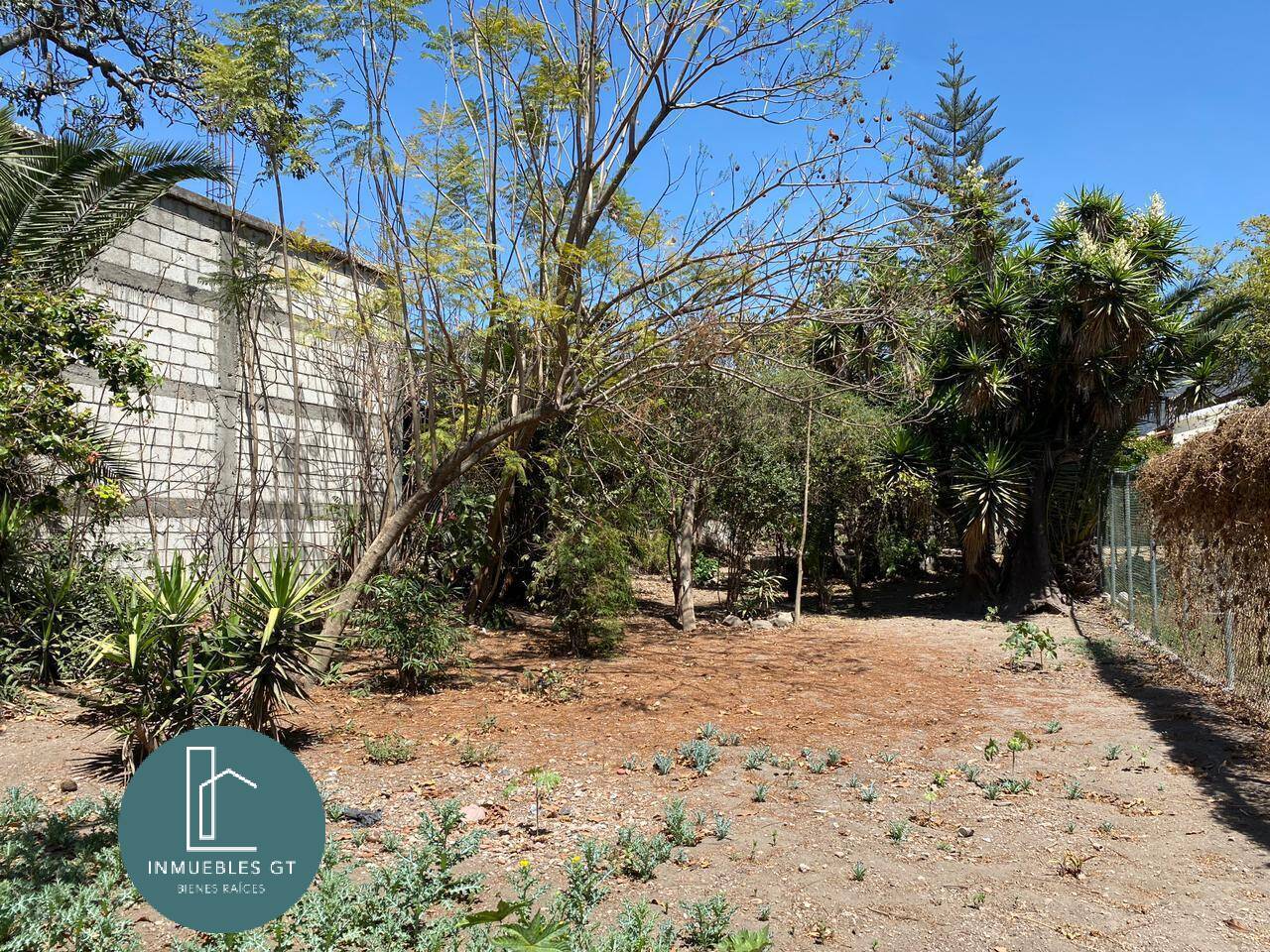 Terreno en VENTA en Casco Antigua Guatemala - Image 2