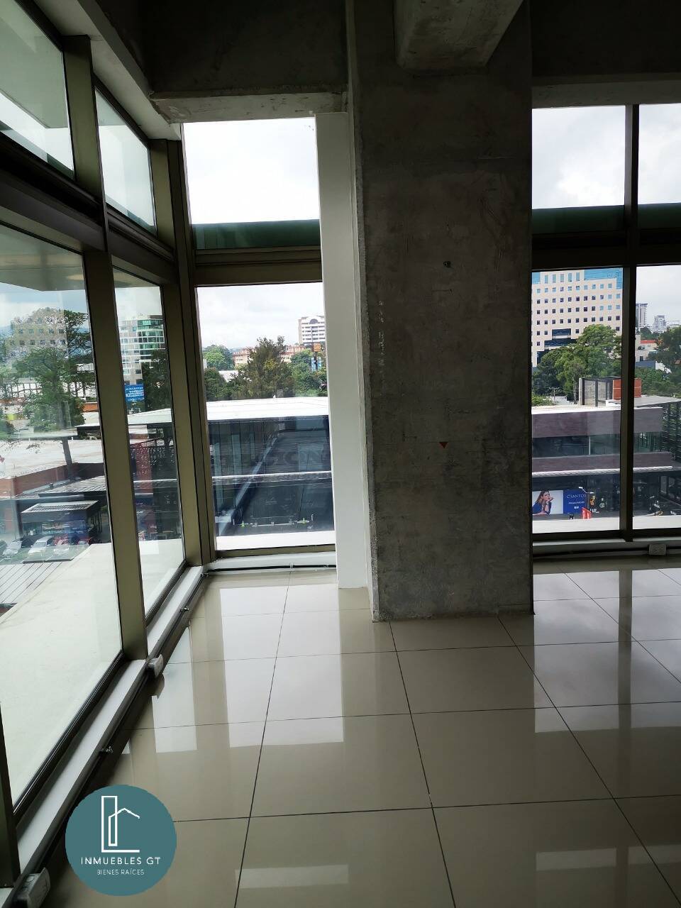 Oficina en RENTA en Edificio Pialé, zona 10 - Miniatura 18