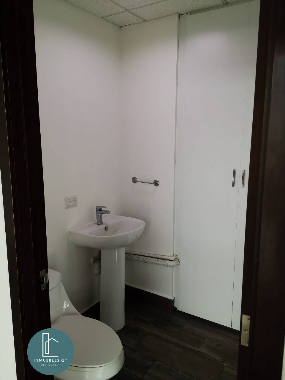 Oficina en RENTA en Edificio Pialé, zona 10 - Miniatura 19