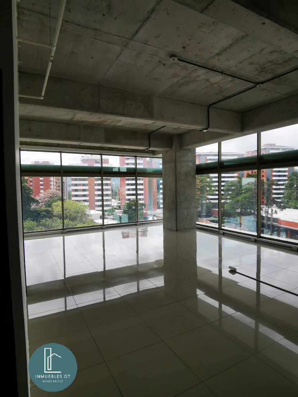 Oficina en RENTA en Edificio Pialé, zona 10 - Miniatura 22