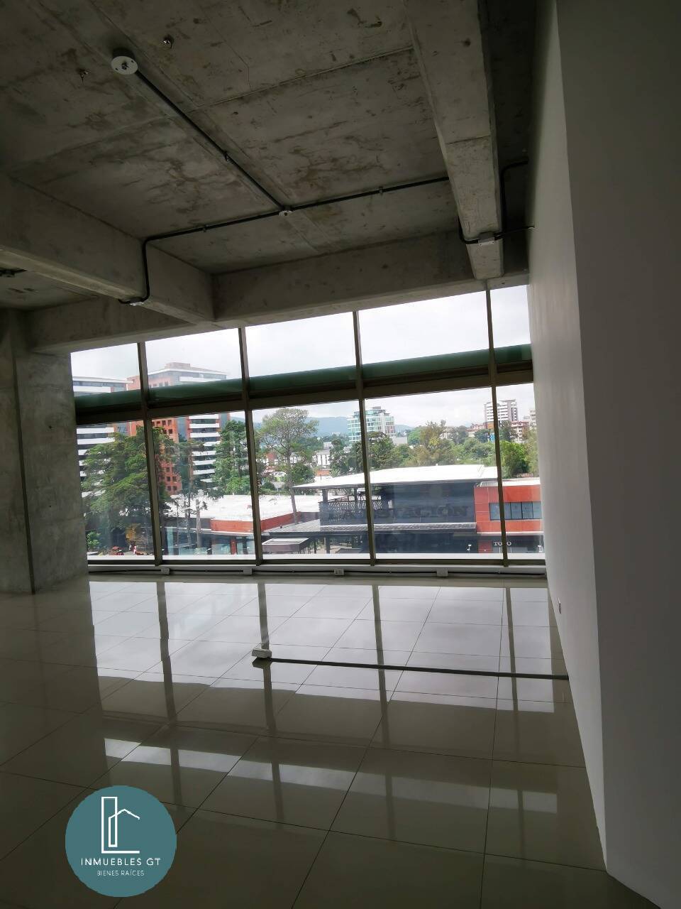 Oficina en RENTA en Edificio Pialé, zona 10 - Miniatura 25