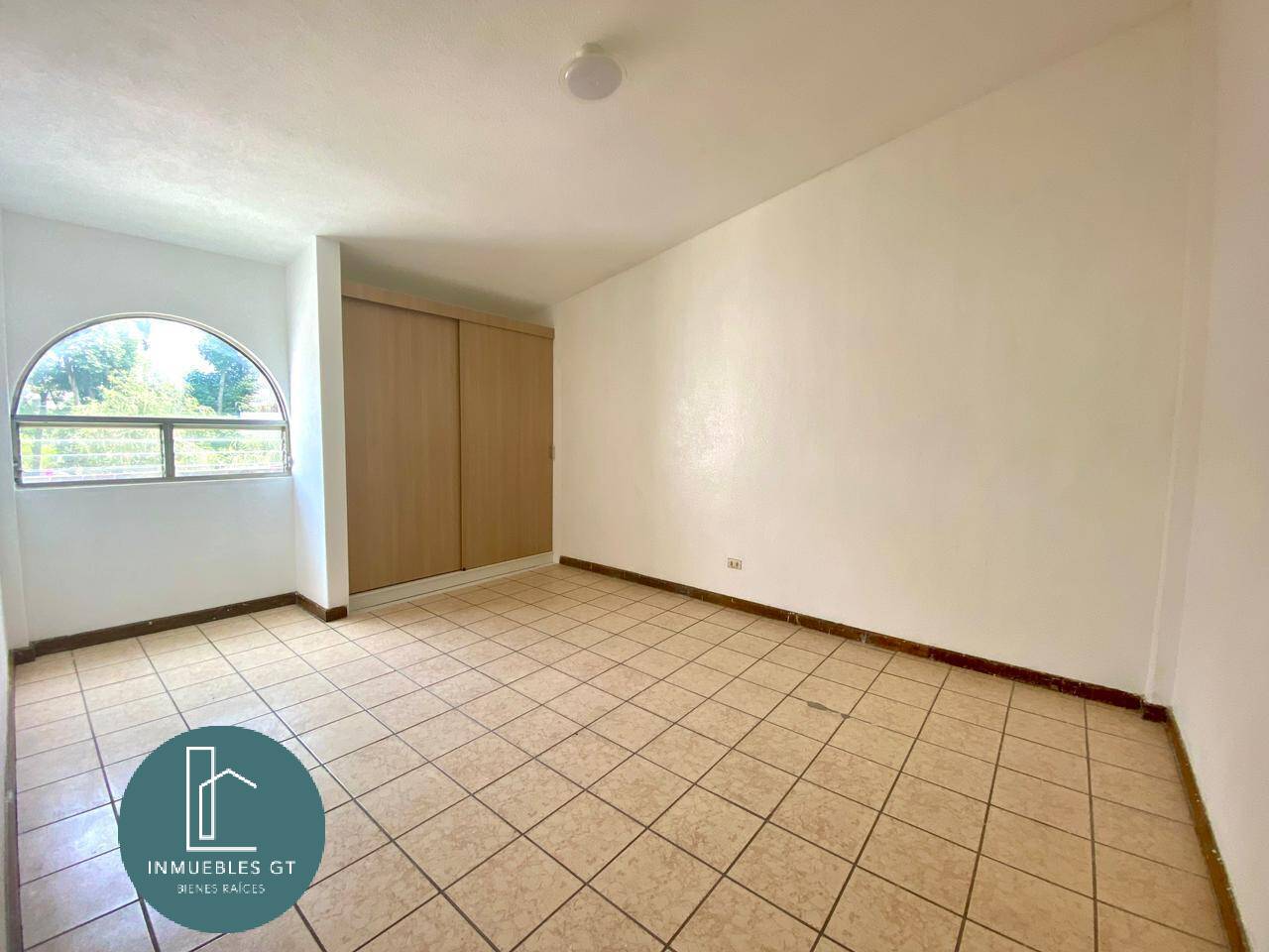 Casa en RENTA en Zona 10 Oakland 2 - Miniatura 8