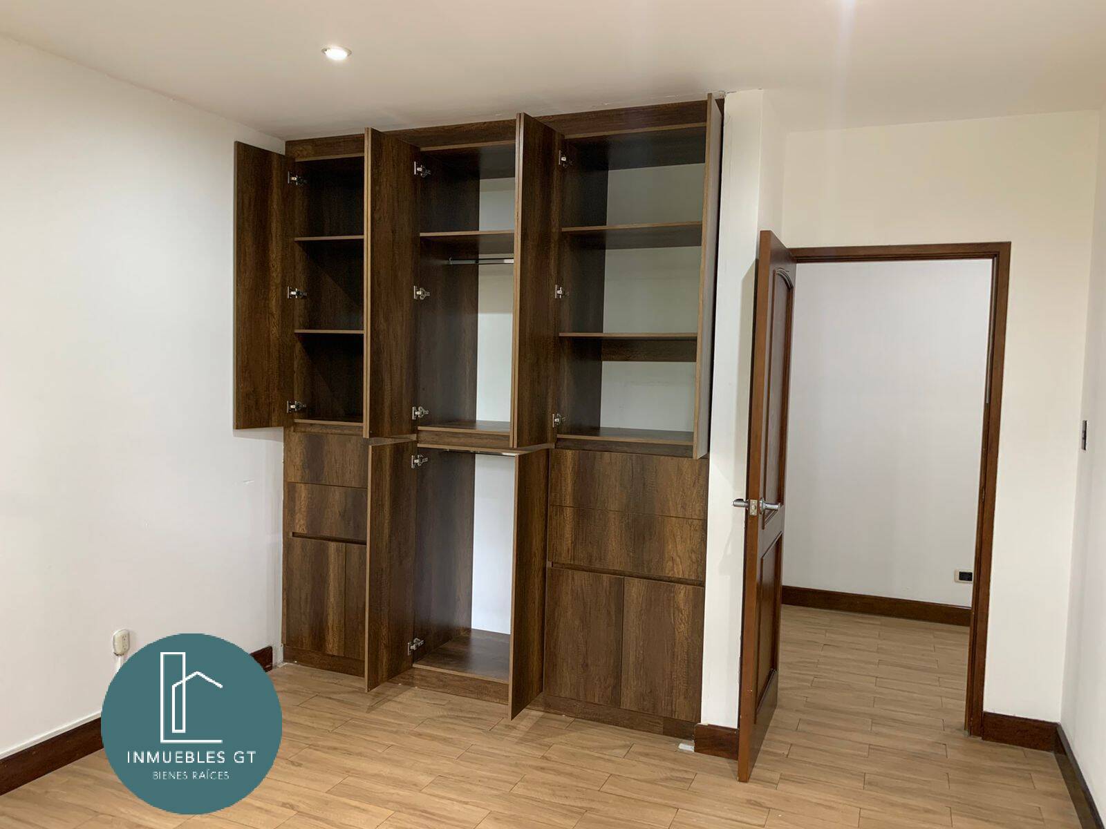 Apartamento en renta zona 10 Oakland - Miniatura 10