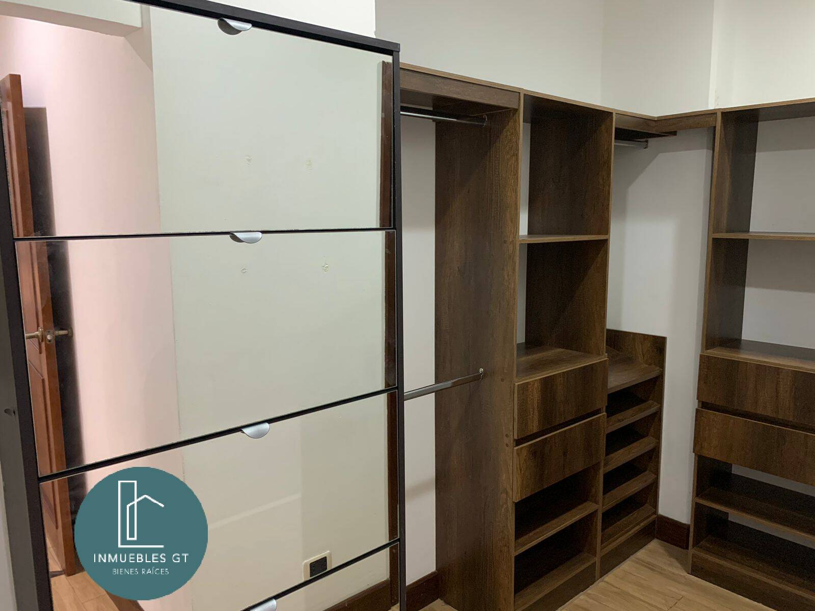 Apartamento en renta zona 10 Oakland - Miniatura 14