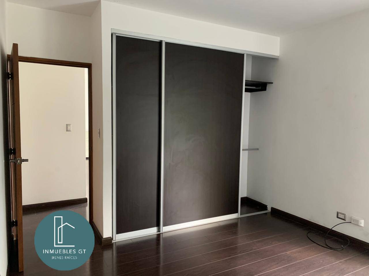 RENTA de apartamento amplio en zona 16 - Miniatura 8