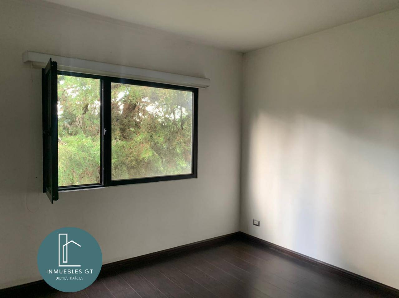 RENTA de apartamento amplio en zona 16 - Miniatura 13