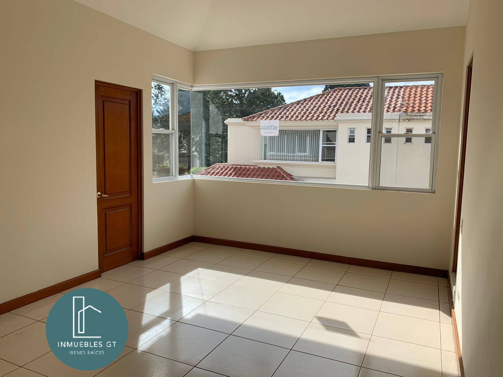 En RENTA casa en excelente punto ZONA 10 - Miniatura 22