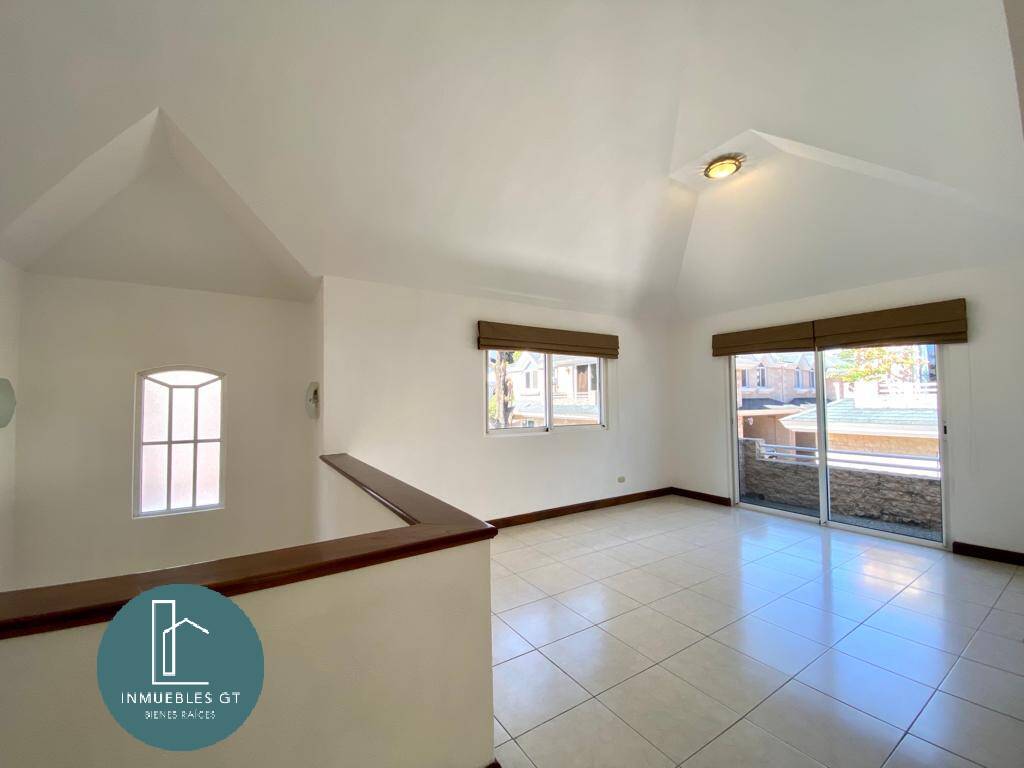 Casa en VENTA en sector EXCLUSIVO de zona 14 - Image 5