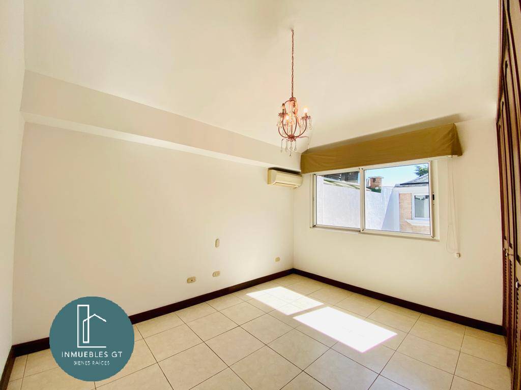 Casa en VENTA en sector EXCLUSIVO de zona 14 - Miniatura 12