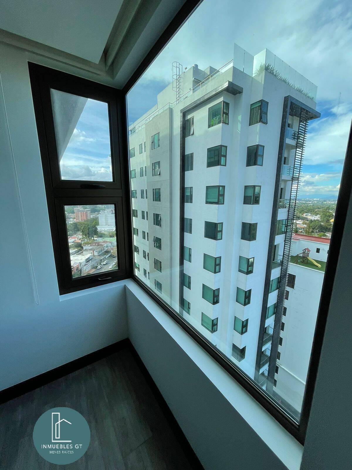 Apartamento en RENTA en zona 15 - Image 2